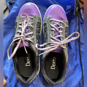 Women’s Dexter bowling shoes. Good condition.